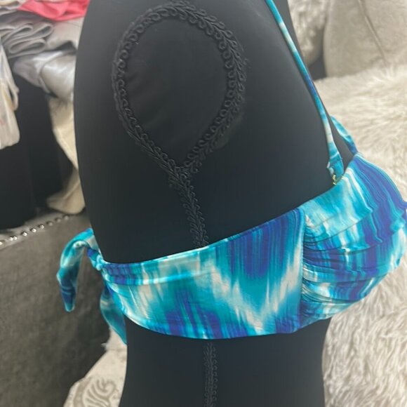 La Blanca Stripe Halter Bikini Top – Blue/White – Size Small – EUC - Picture 11 of 12